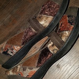 Patchwork faux suede ballet style slip on sz 7 EUC
